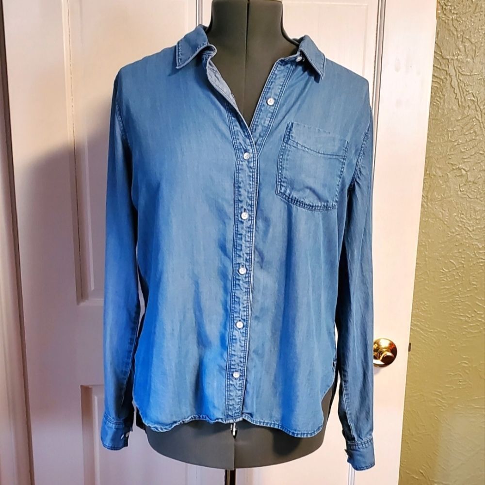 Athleta Blue Denim Button-Up Shirt